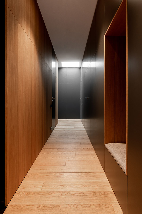 korytarz wykonczony plytami meblowymi